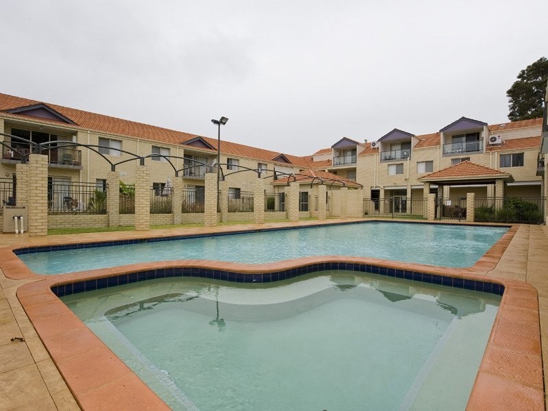 10/24 Burton Street, Cannington WA 6107