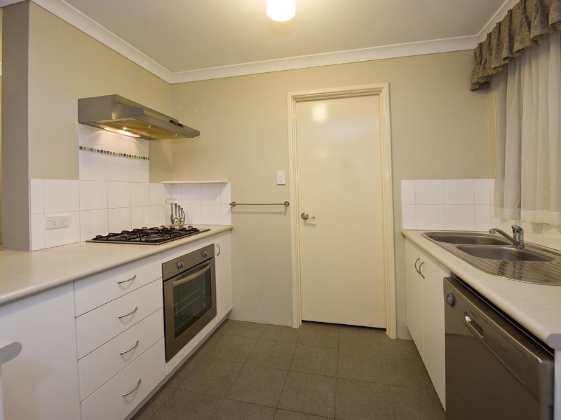 10/24 Burton Street, Cannington WA 6107