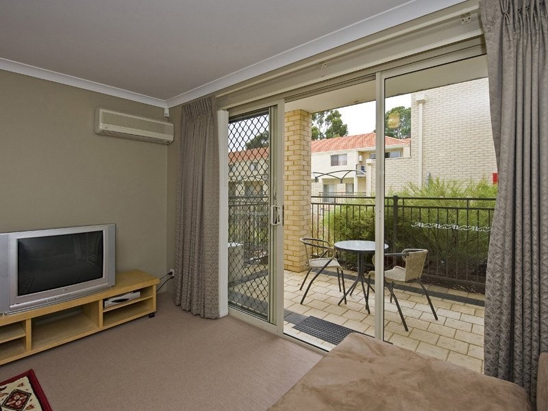 10/24 Burton Street, Cannington WA 6107