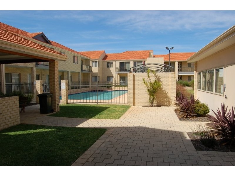 10/24 Burton Street, Cannington WA 6107