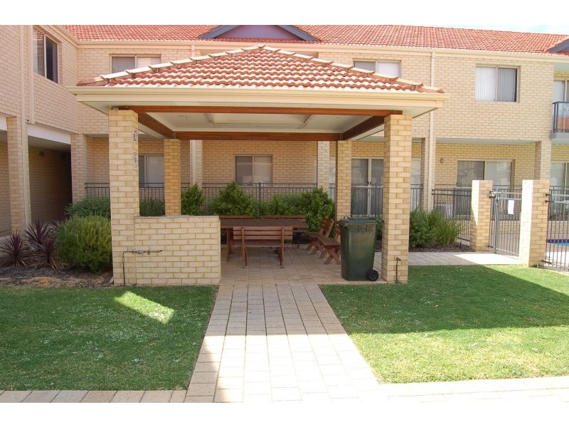10/24 Burton Street, Cannington WA 6107