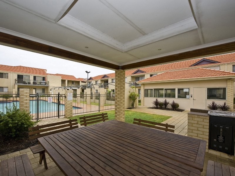 10/24 Burton Street, Cannington WA 6107