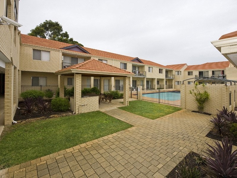 10/24 Burton Street, Cannington WA 6107