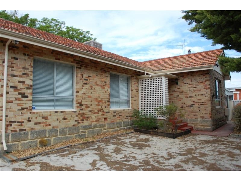 102 Hill View Terrace, St James WA 6102