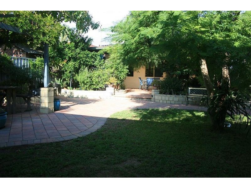 111 Mackie Street, Victoria Park WA 6100