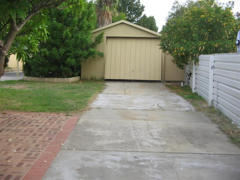 41 Martindale Avenue, Thornlie WA 6108