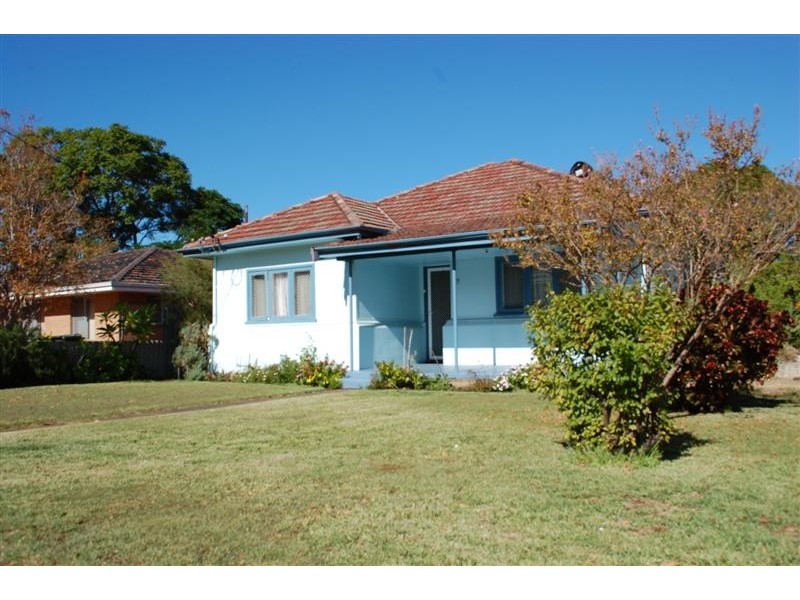17 Chapman Road, St James WA 6102