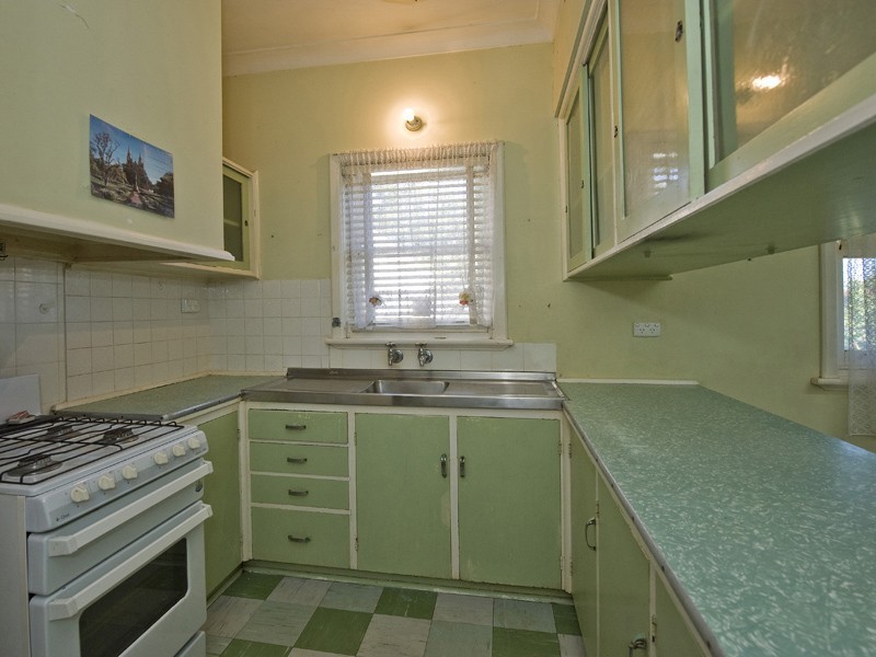 61 Alvah Street, St James WA 6102
