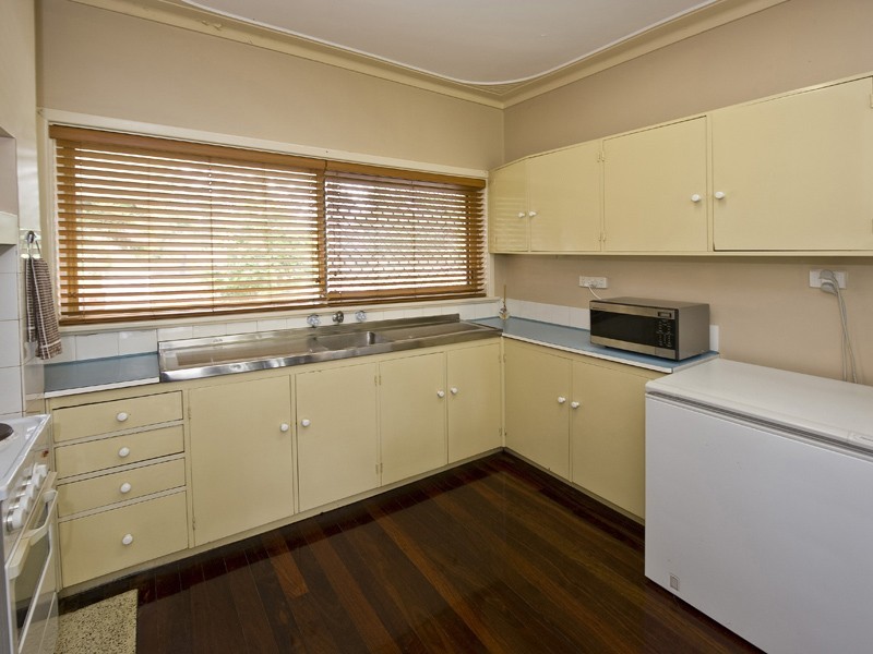 92 Hill View Terrace, St James WA 6102