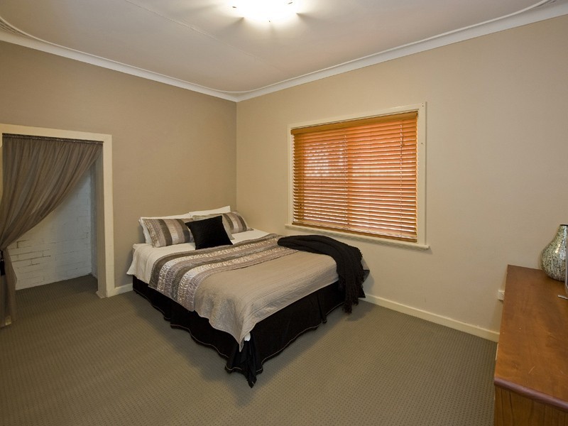 92 Hill View Terrace, St James WA 6102