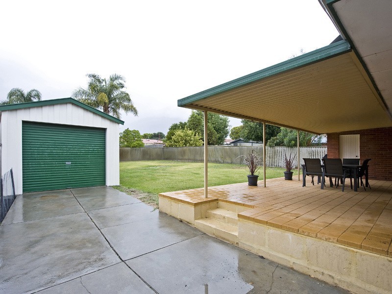 92 Hill View Terrace, St James WA 6102