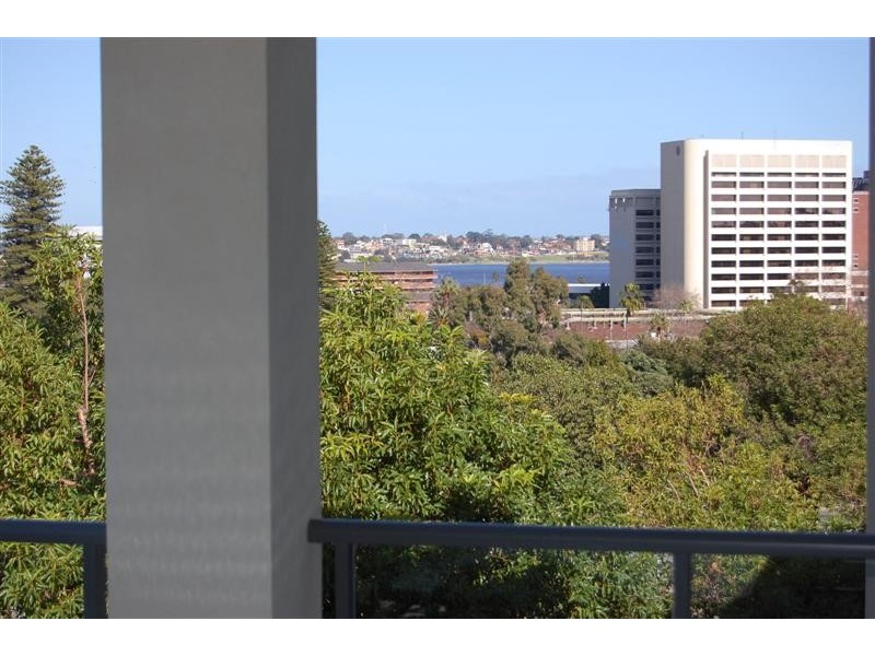 4/14 Waterloo Crescent, East Perth WA 6004