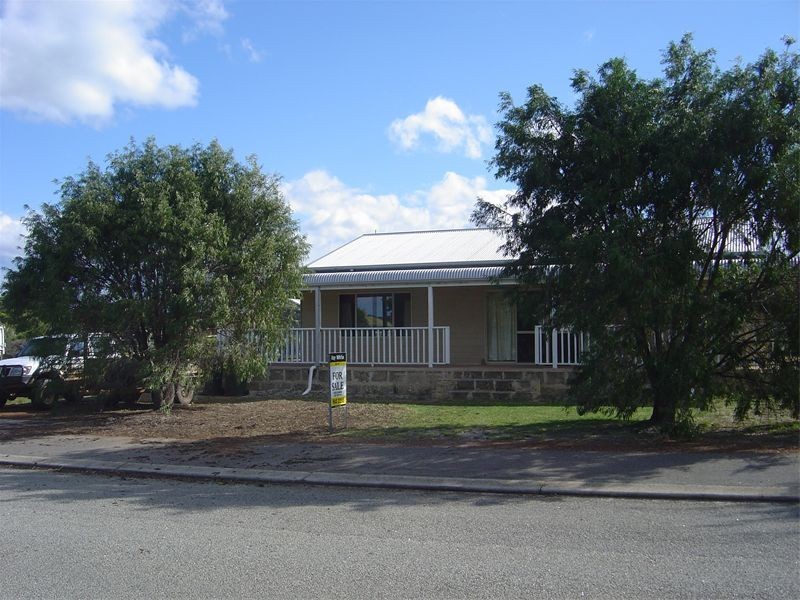 32  Roderick Street, Bremer Bay WA 6338