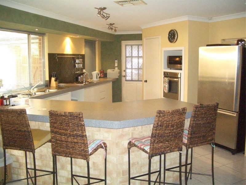 2 Coulthard Crescent, Canning Vale WA 6155