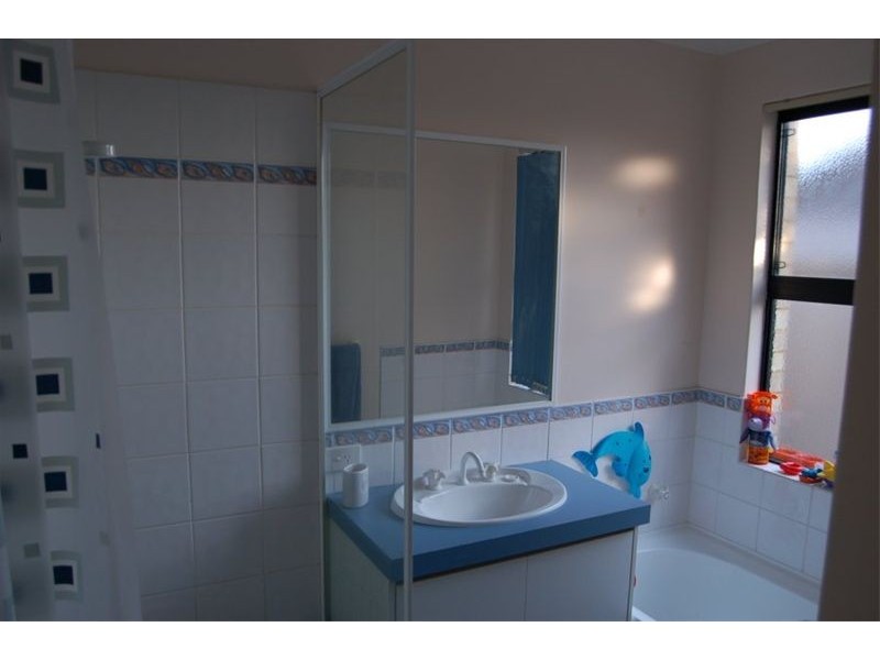 2/14  Beverley Road, Cloverdale WA 6105