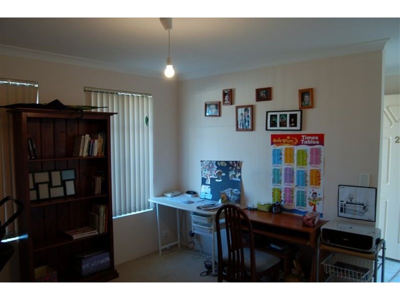 2/14  Beverley Road, Cloverdale WA 6105