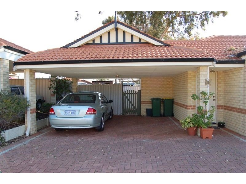 2/14  Beverley Road, Cloverdale WA 6105