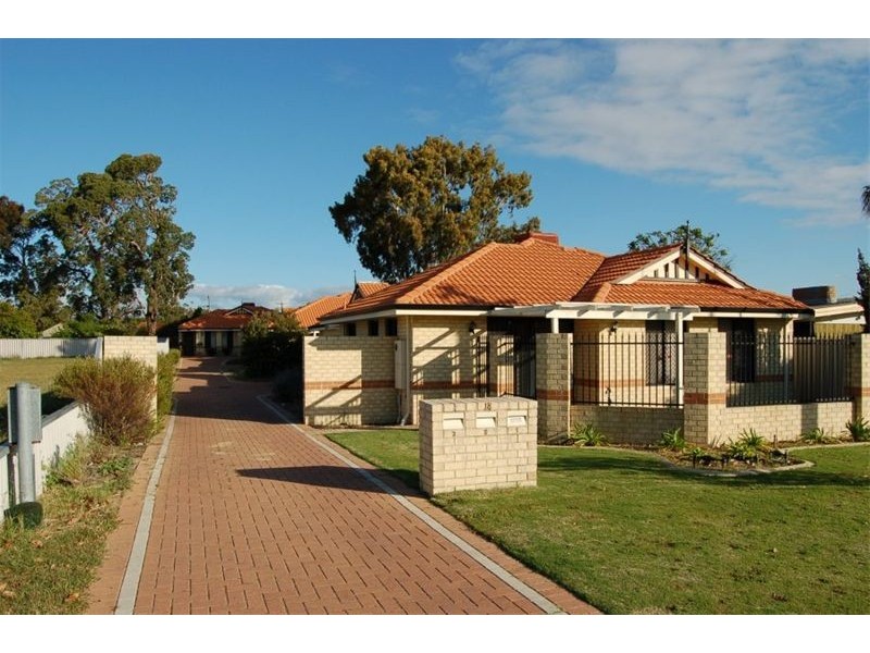 2/14  Beverley Road, Cloverdale WA 6105