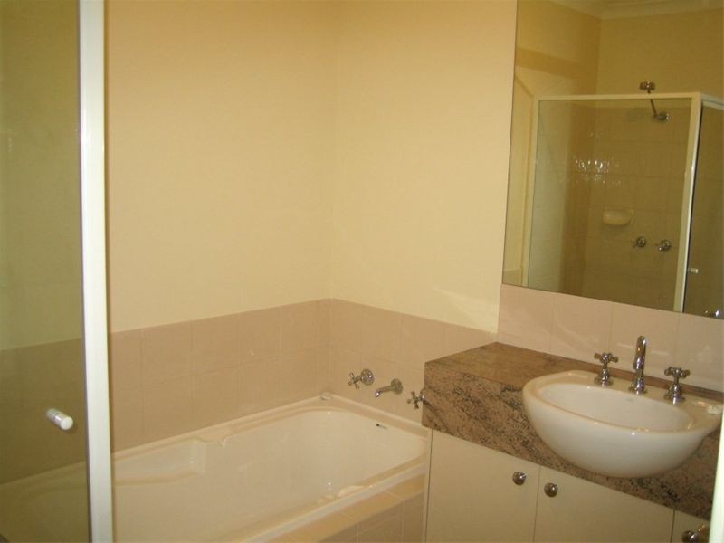 2/25  Norman Street, St James WA 6102