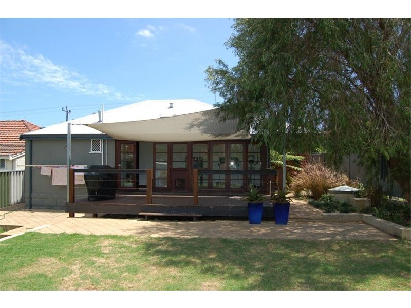 28 Salisbury Street, St James WA 6102