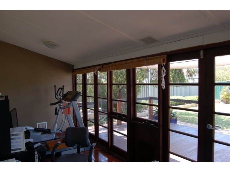 28 Salisbury Street, St James WA 6102