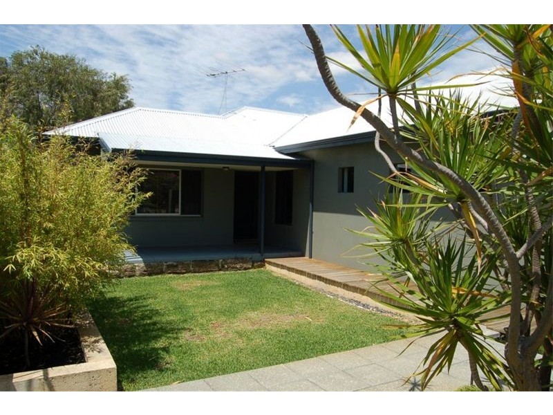 28 Salisbury Street, St James WA 6102