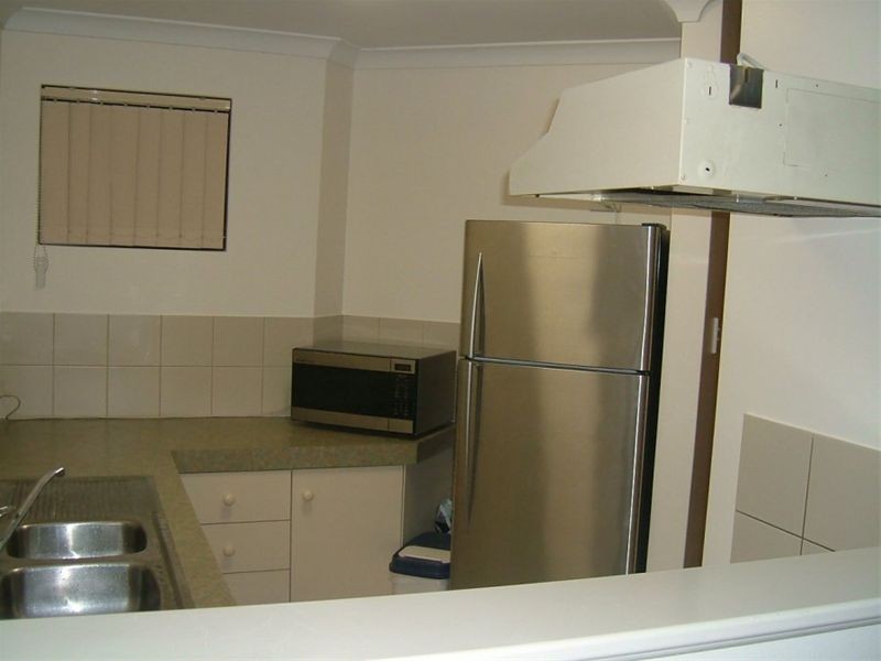 16/20  Gochean Avenue, Bentley WA 6102