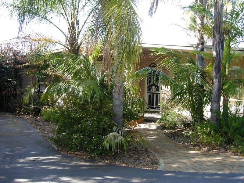 20 Knutsford Avenue, Rivervale WA 6103