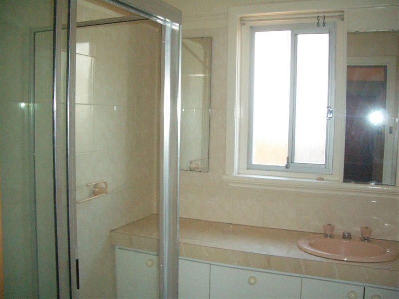 22 Upton Street, St James WA 6102