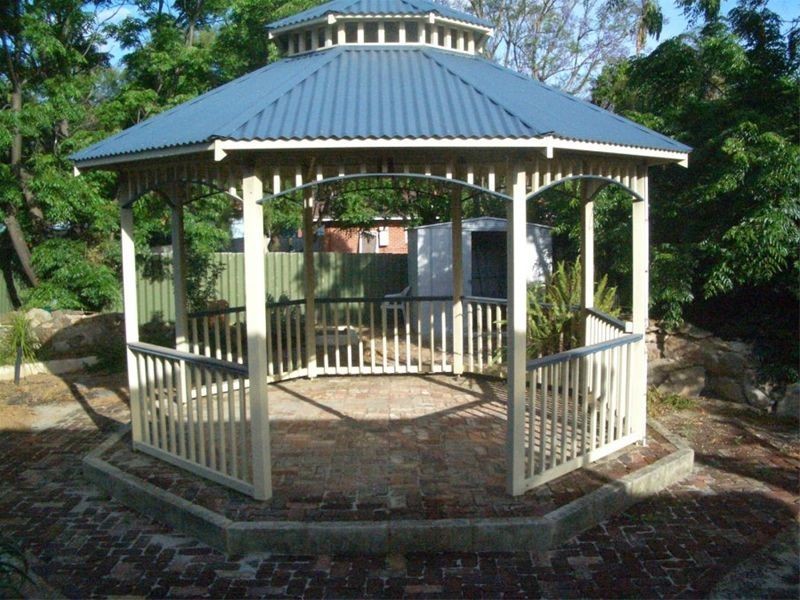 22 Upton Street, St James WA 6102