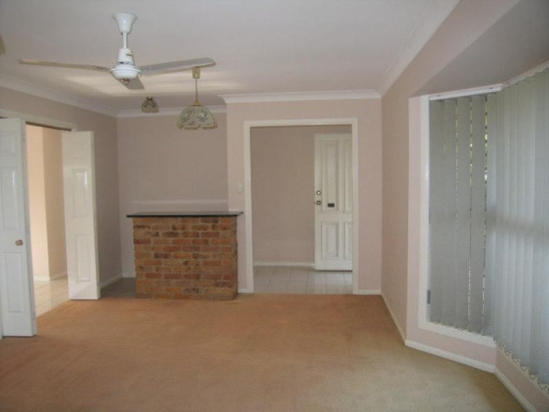 4 Elton Street, Daisy Hill QLD 4127