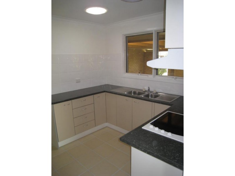 15 WOOTTON CRESCENT, Springwood QLD 4127