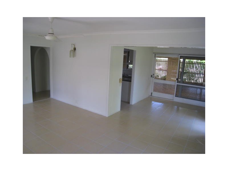 15 WOOTTON CRESCENT, Springwood QLD 4127