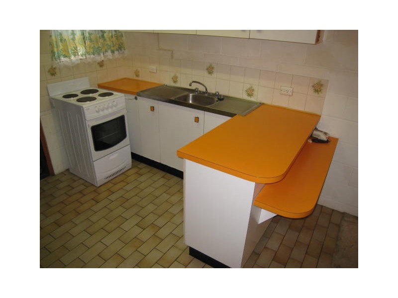 2/65 North Road, Woodridge QLD 4114