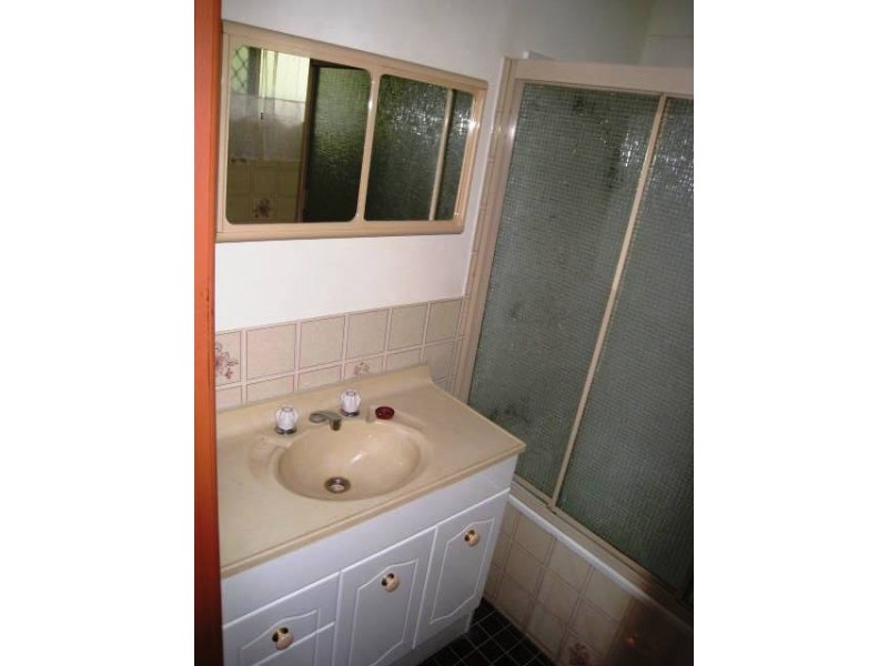 2/65 North Road, Woodridge QLD 4114