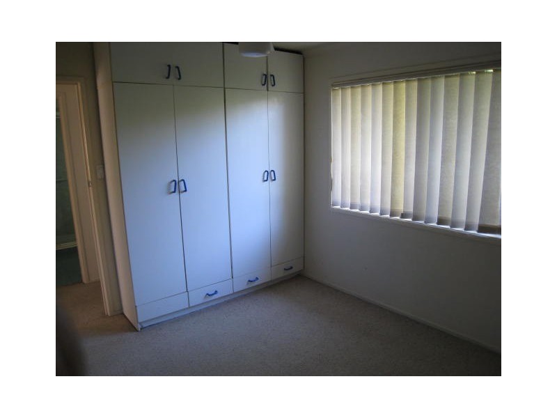 8 Ellen Street, Kingston QLD 4114