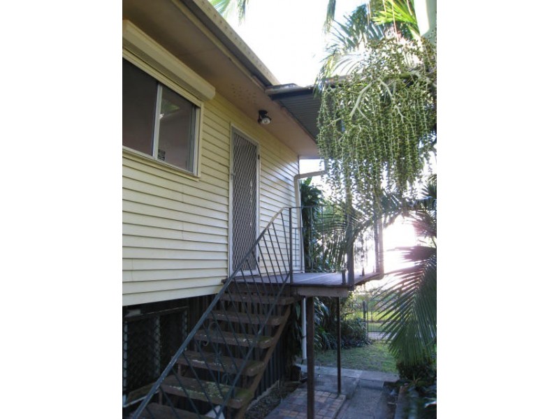 8 Ellen Street, Kingston QLD 4114