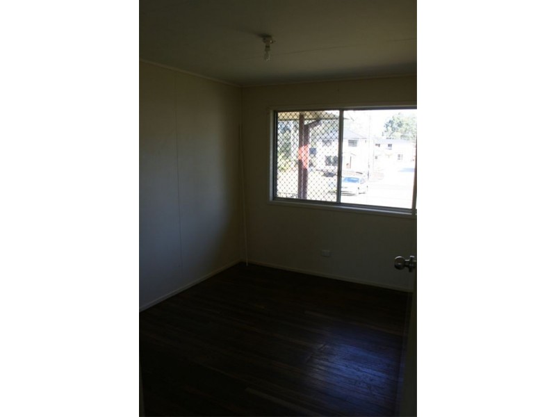 58 Queens Road, Kingston QLD 4114