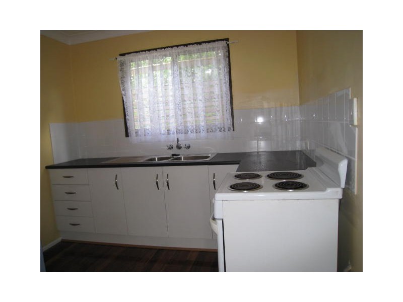 8 Perth Street, Kingston QLD 4114