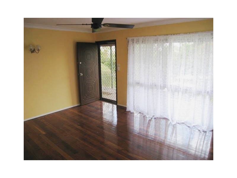 8 Perth Street, Kingston QLD 4114