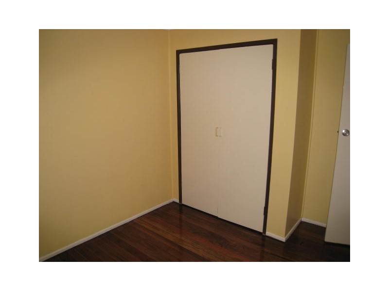 8 Perth Street, Kingston QLD 4114