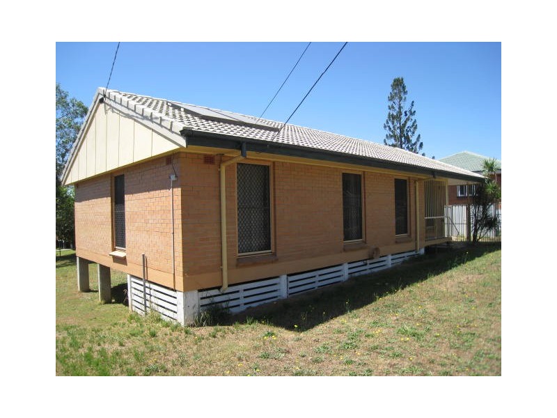 11 Fleur Street, Woodridge QLD 4114