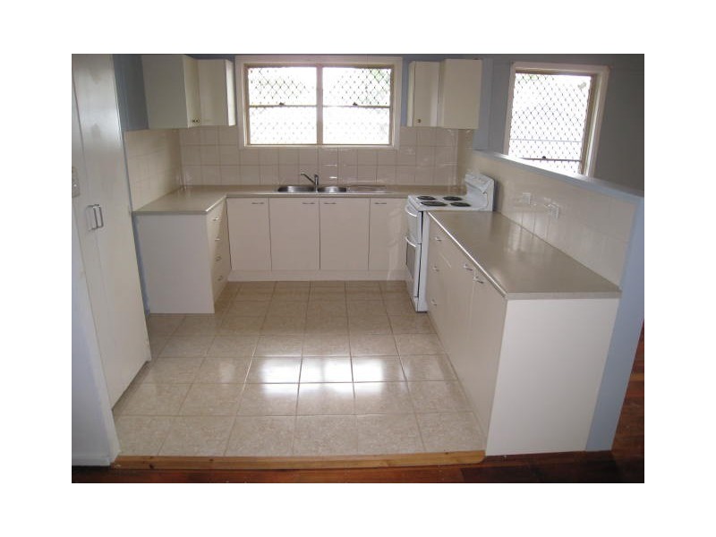 11 Fleur Street, Woodridge QLD 4114