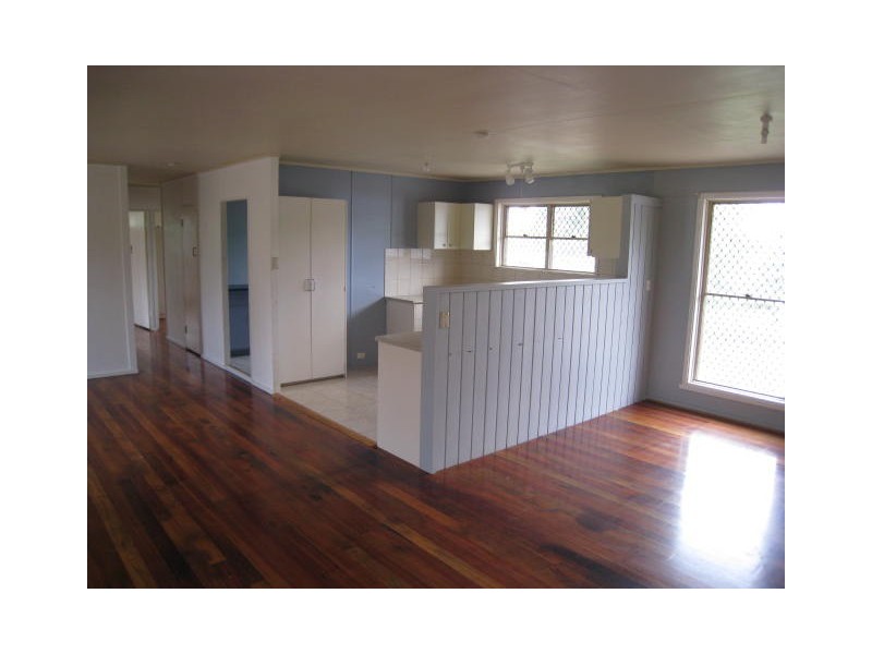 11 Fleur Street, Woodridge QLD 4114