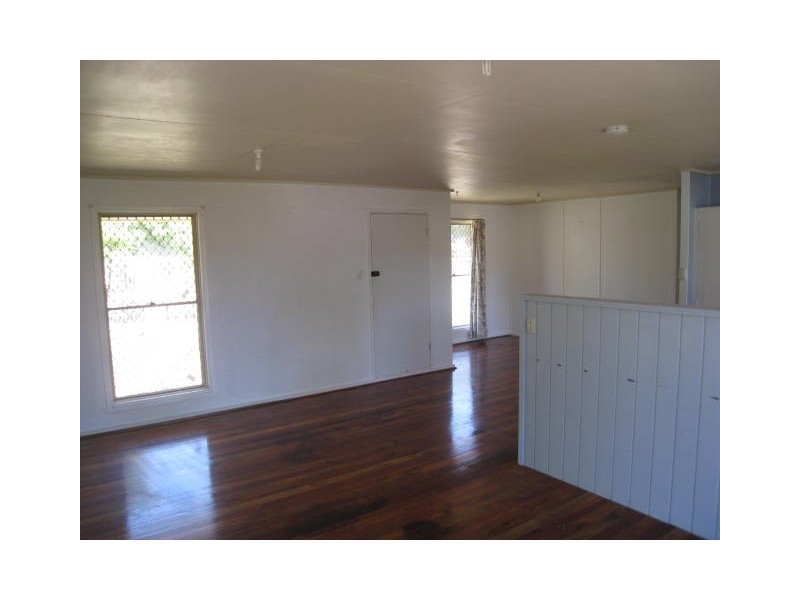 11 Fleur Street, Woodridge QLD 4114