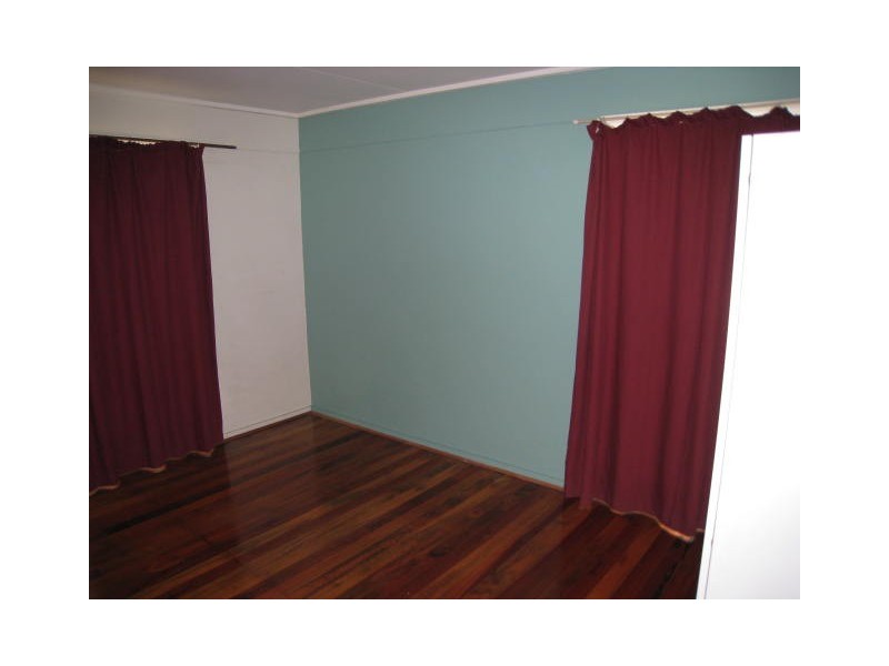 11 Fleur Street, Woodridge QLD 4114