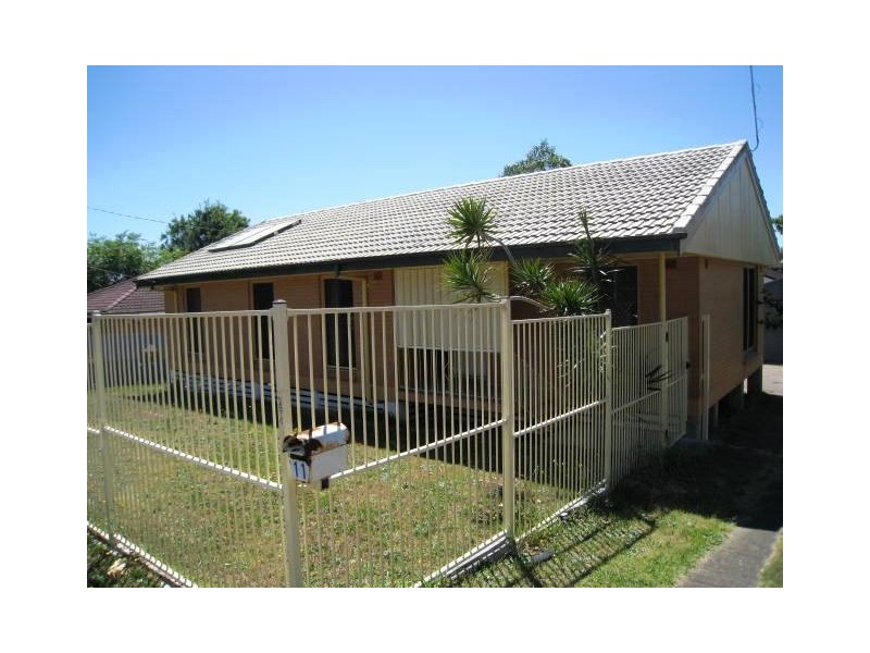 11 Fleur Street, Woodridge QLD 4114