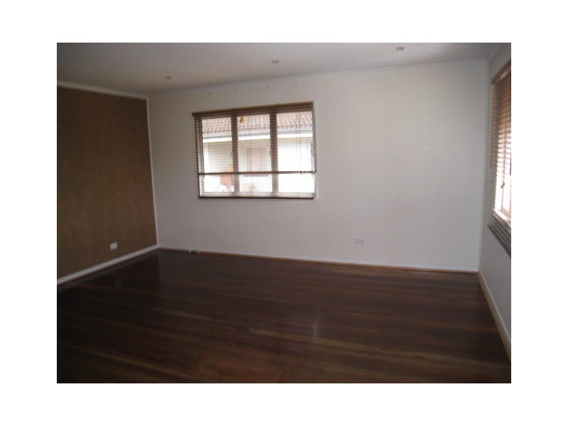 12 Frederick Street, Woodridge QLD 4114