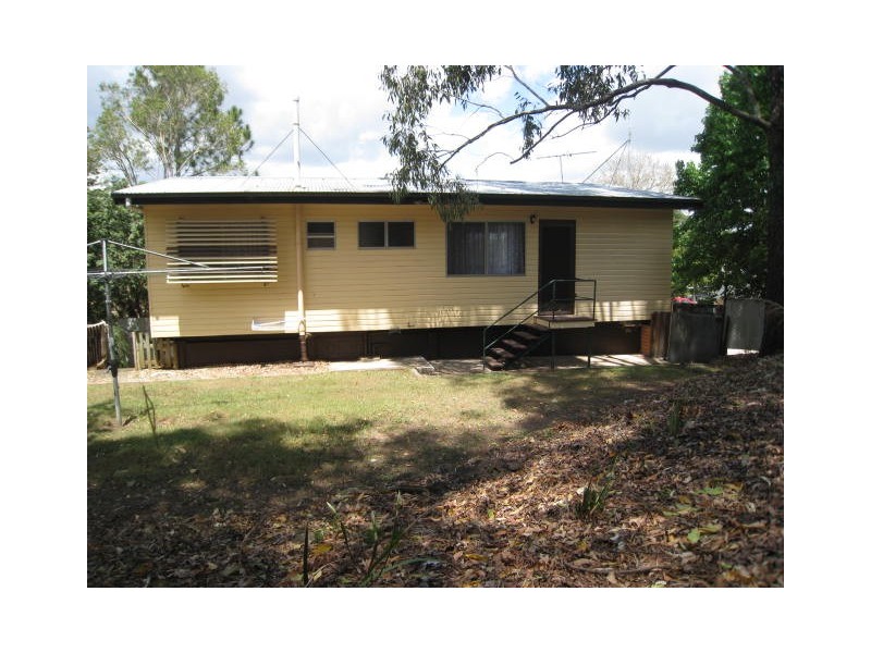 8 Perth Street, Kingston QLD 4114