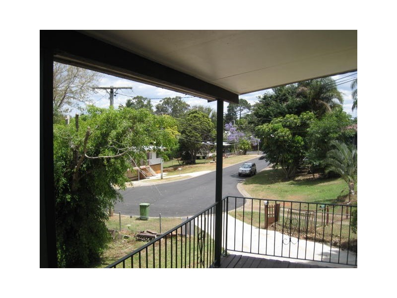 8 Perth Street, Kingston QLD 4114